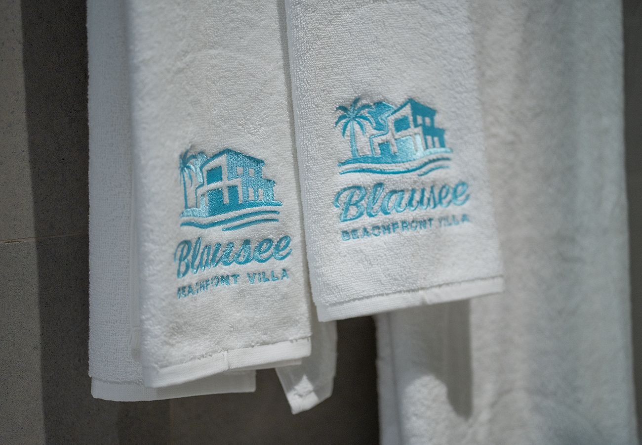 Villa in Ajmal Makan - Stunning 5 Bed Villa with Private Pool and Beach