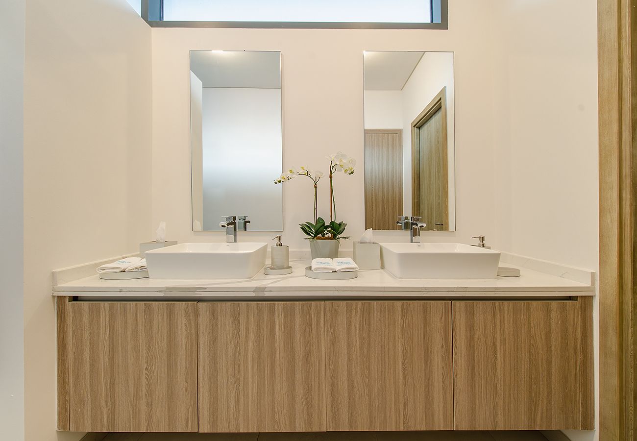 Villa in Ajmal Makan - Stunning 5 Bed Villa with Private Pool and Beach