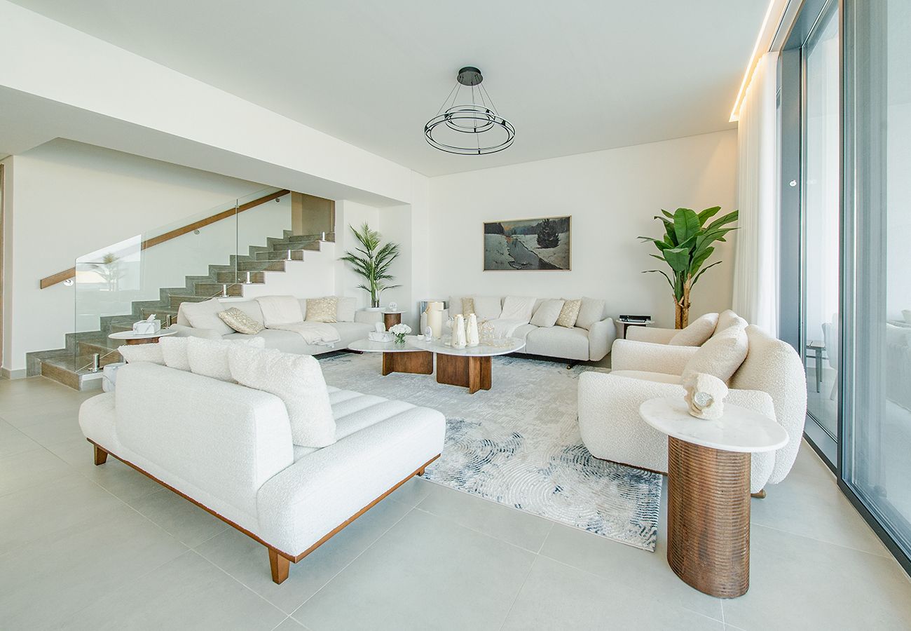 Villa in Ajmal Makan - Stunning 5 Bed Villa with Private Pool and Beach