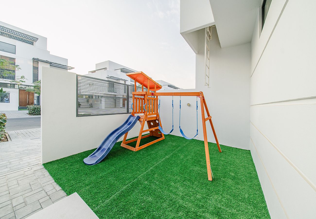 Villa in Ajmal Makan - Stunning 5 Bed Villa with Private Pool and Beach