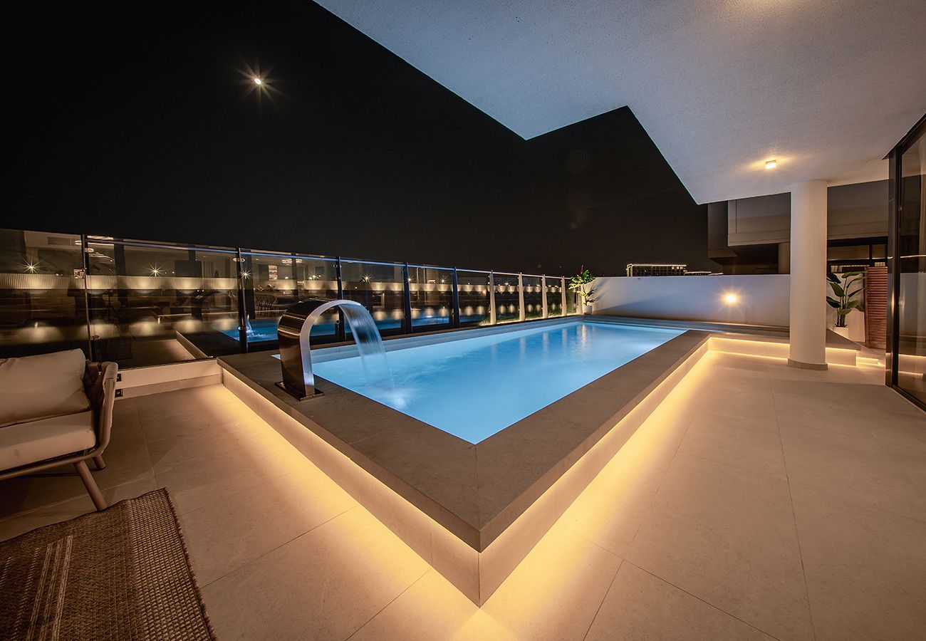 Villa in Ajmal Makan - Stunning 5 Bed Villa with Private Pool and Beach