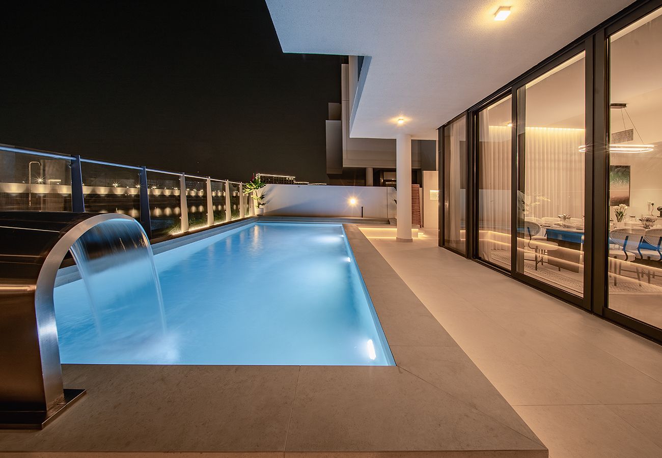 Villa in Ajmal Makan - Stunning 5 Bed Villa with Private Pool and Beach