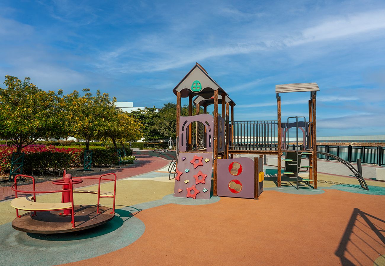 Villa in Ajmal Makan - Stunning 5 Bed Villa with Private Pool and Beach