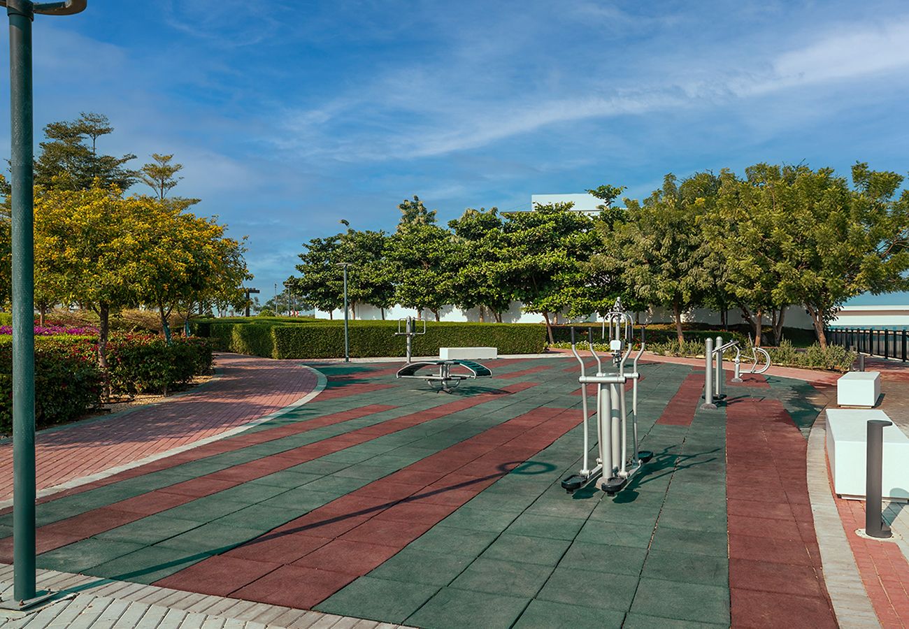 Villa in Ajmal Makan - Stunning 5 Bed Villa with Private Pool and Beach