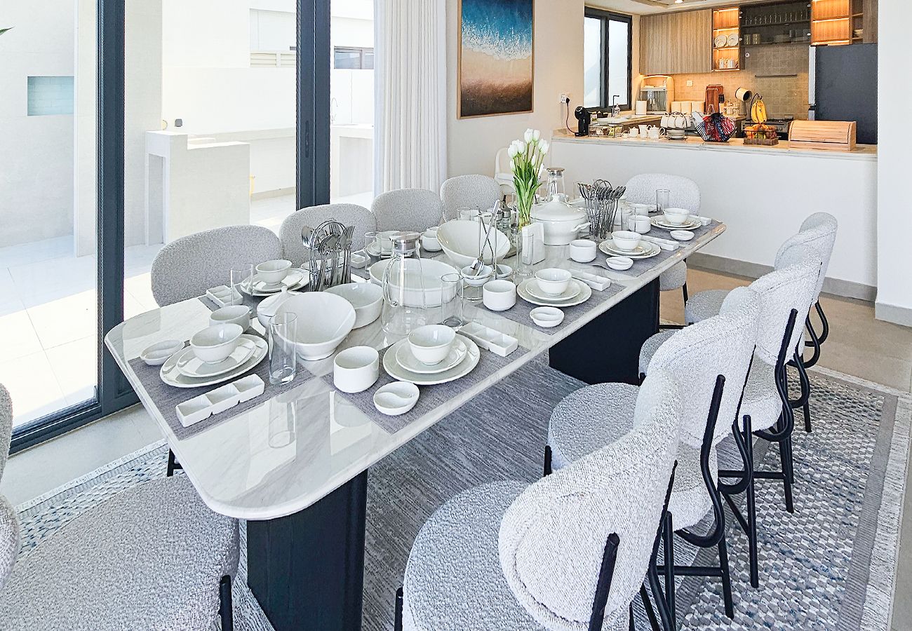 Villa in Ajmal Makan - Stunning 5 Bed Villa with Private Pool and Beach