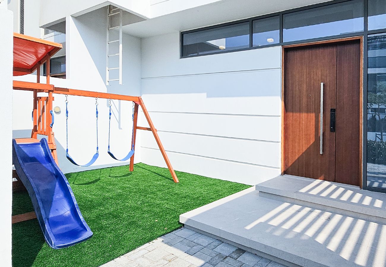 Villa in Ajmal Makan - Stunning 5 Bed Villa with Private Pool and Beach