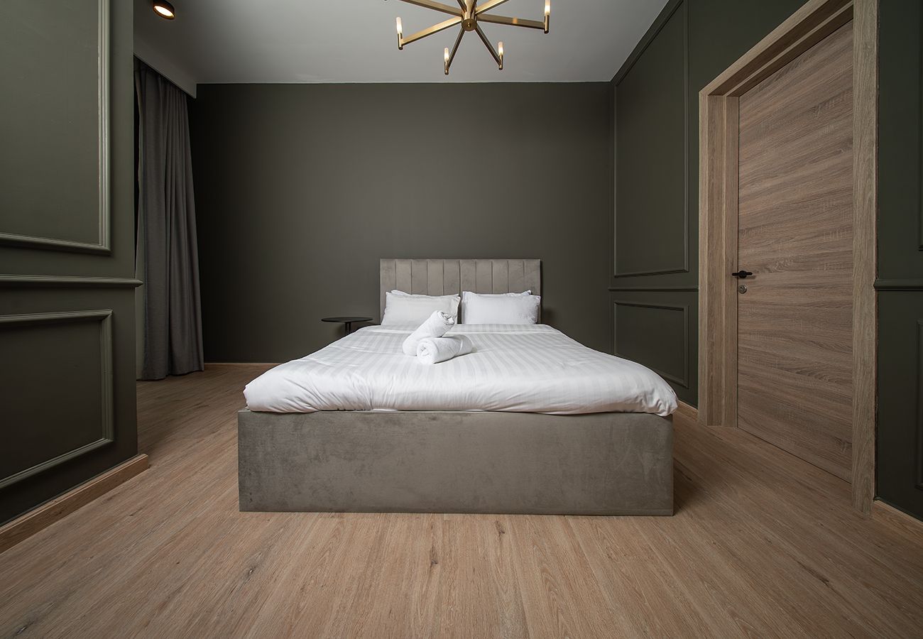 Apartment in Dubai - Gorgeous 2 Bed Apartment in Mirdiff Hills