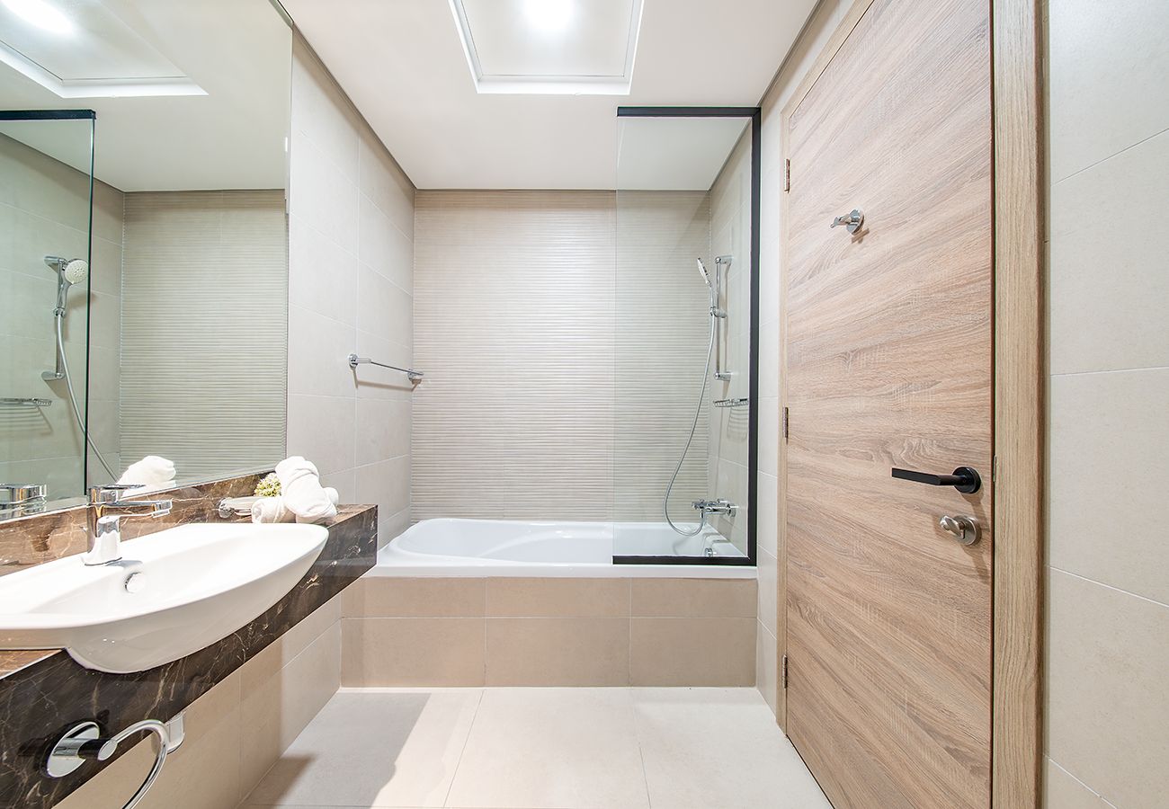 Apartment in Dubai - Gorgeous 2 Bed Apartment in Mirdiff Hills