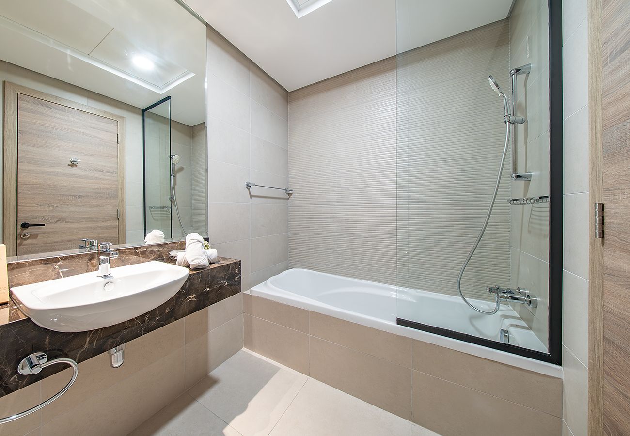 Apartment in Dubai - Gorgeous 2 Bed Apartment in Mirdiff Hills