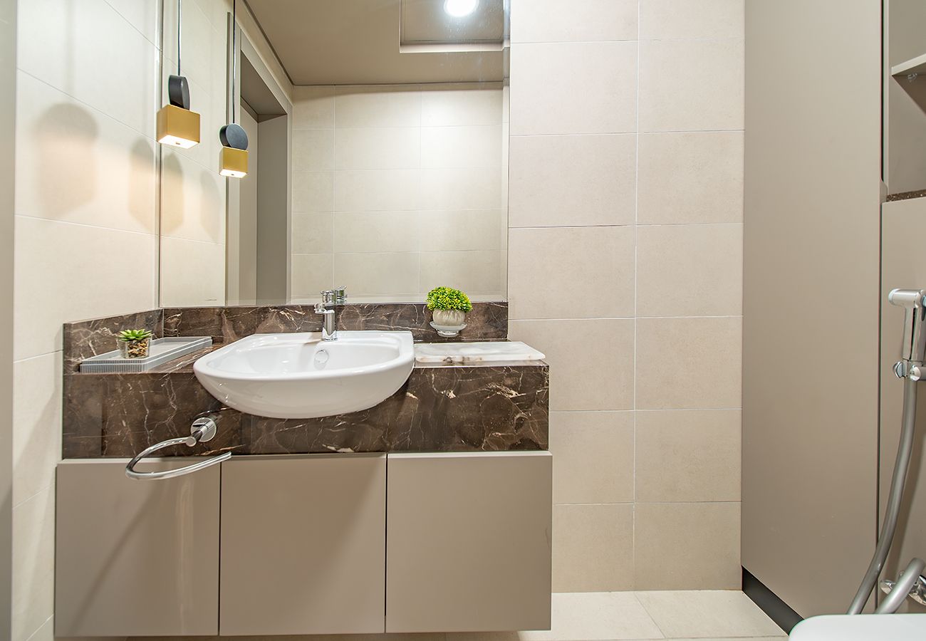 Apartment in Dubai - Gorgeous 2 Bed Apartment in Mirdiff Hills