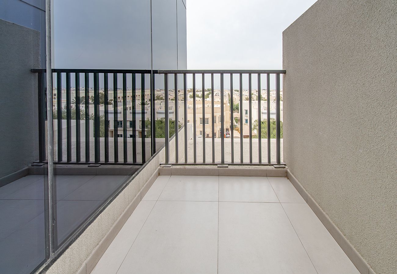 Apartment in Dubai - Gorgeous 2 Bed Apartment in Mirdiff Hills