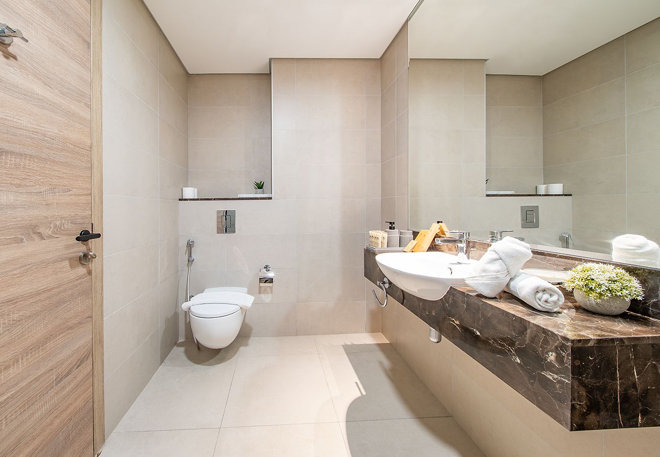 Apartment in Dubai - Gorgeous 2 Bed Apartment in Mirdiff Hills