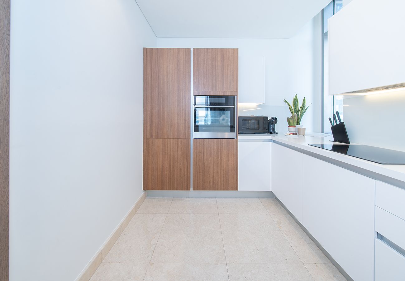 Apartment in Dubai - 2 Bed in Anwa By Omniyat with sea view