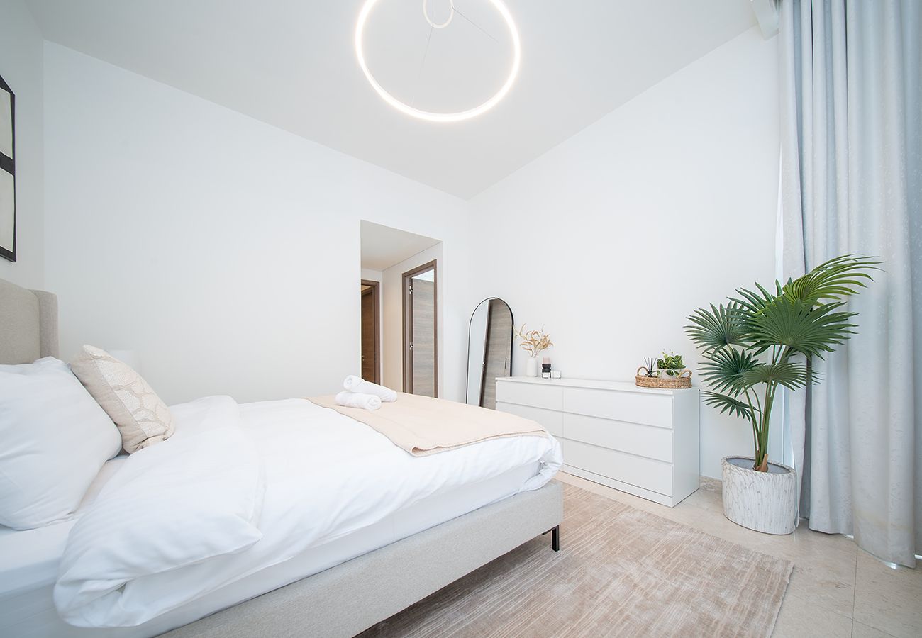 Apartment in Dubai - 2 Bed in Anwa By Omniyat with sea view