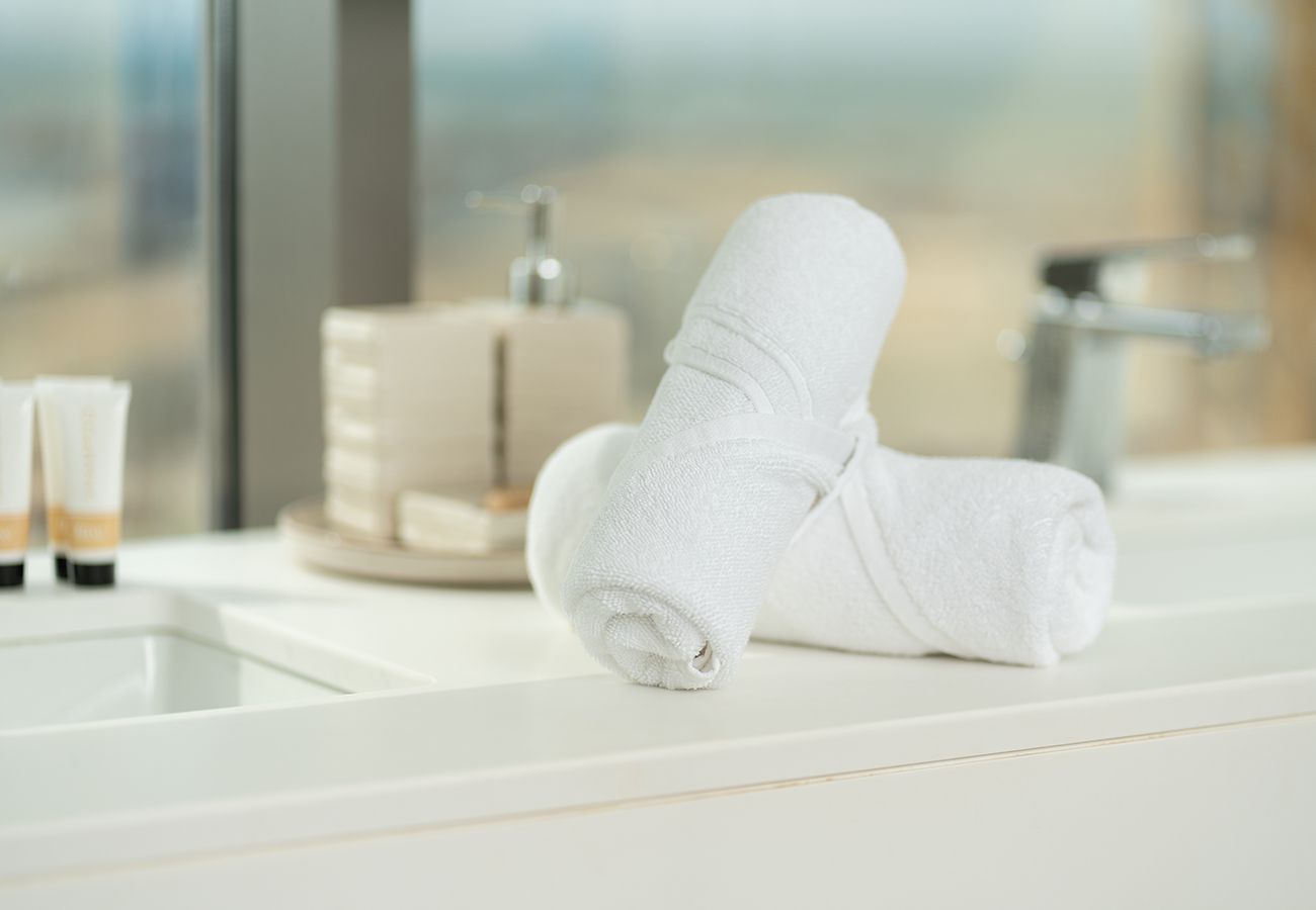 Apartment in Dubai - 2 Bed in Anwa By Omniyat with sea view