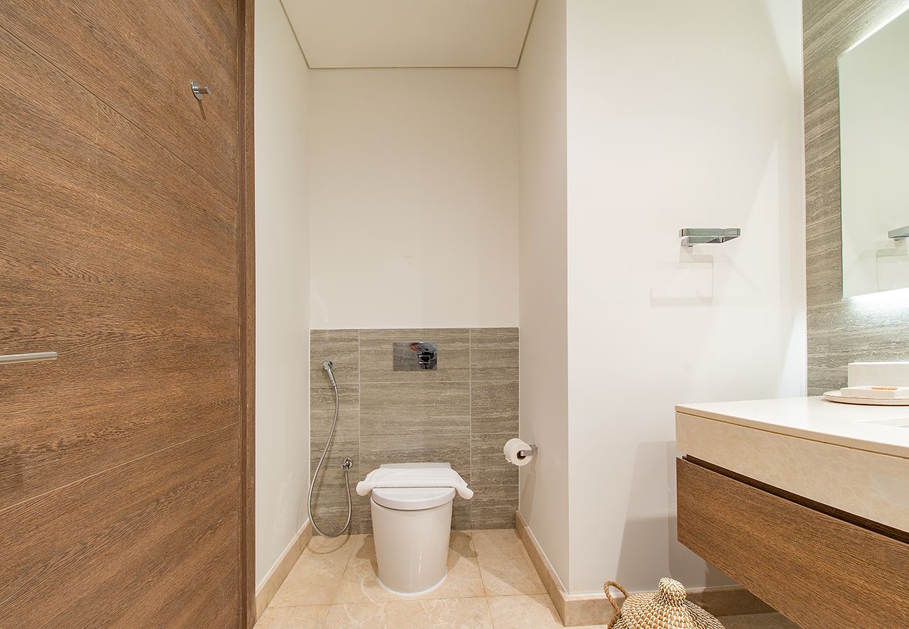 Apartment in Dubai - 2 Bed in Anwa By Omniyat with sea view