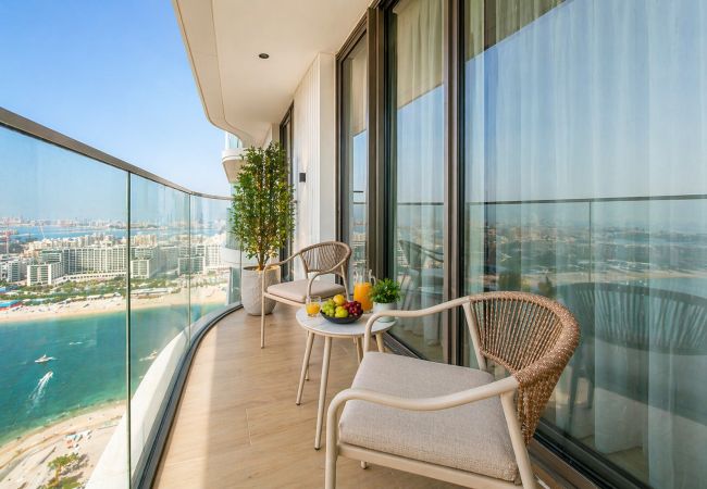 Apartment in Dubai - Palace Beach Residence with sea view
