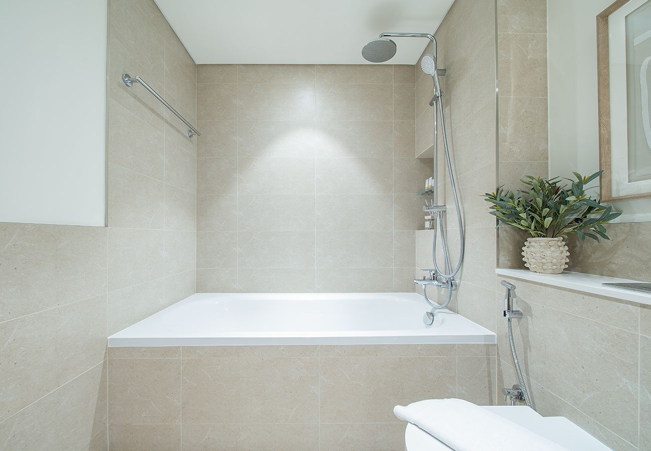 Apartment in Dubai - Palace Beach Residence with sea view