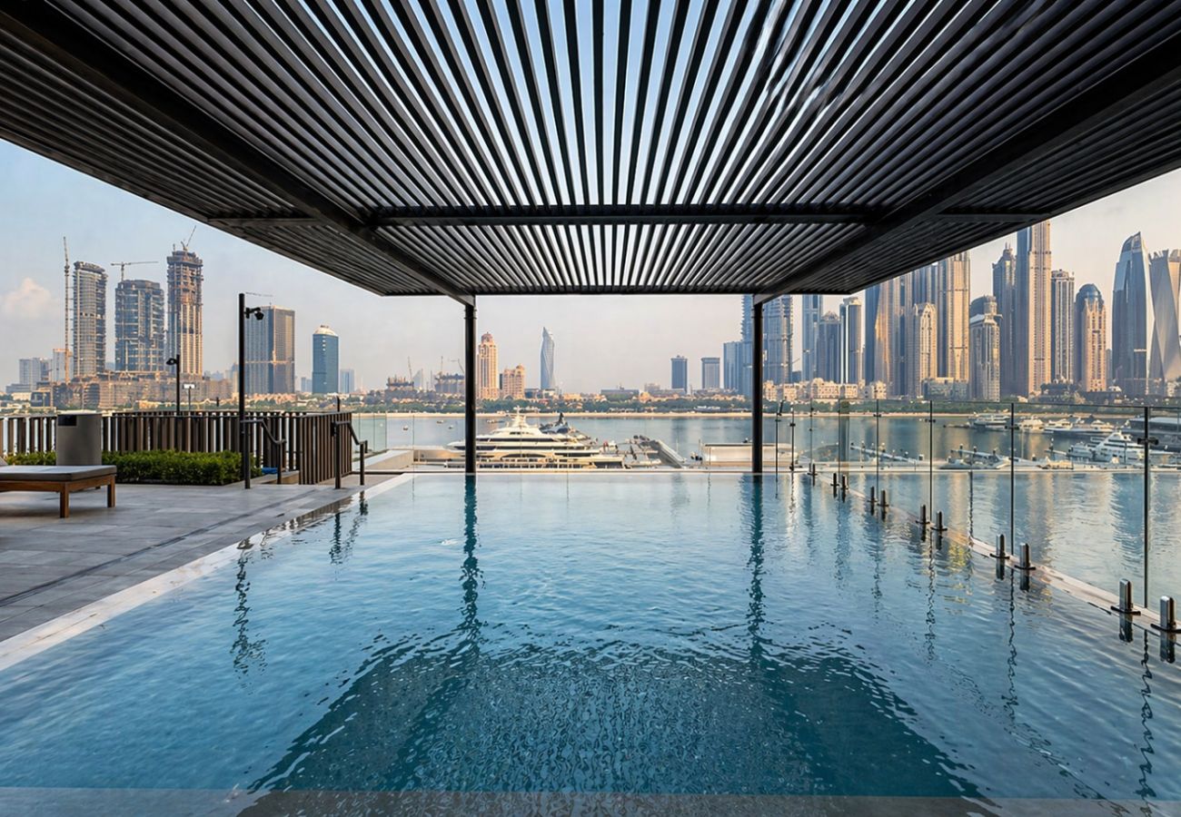 Apartment in Dubai - Palace Beach Residence with sea view