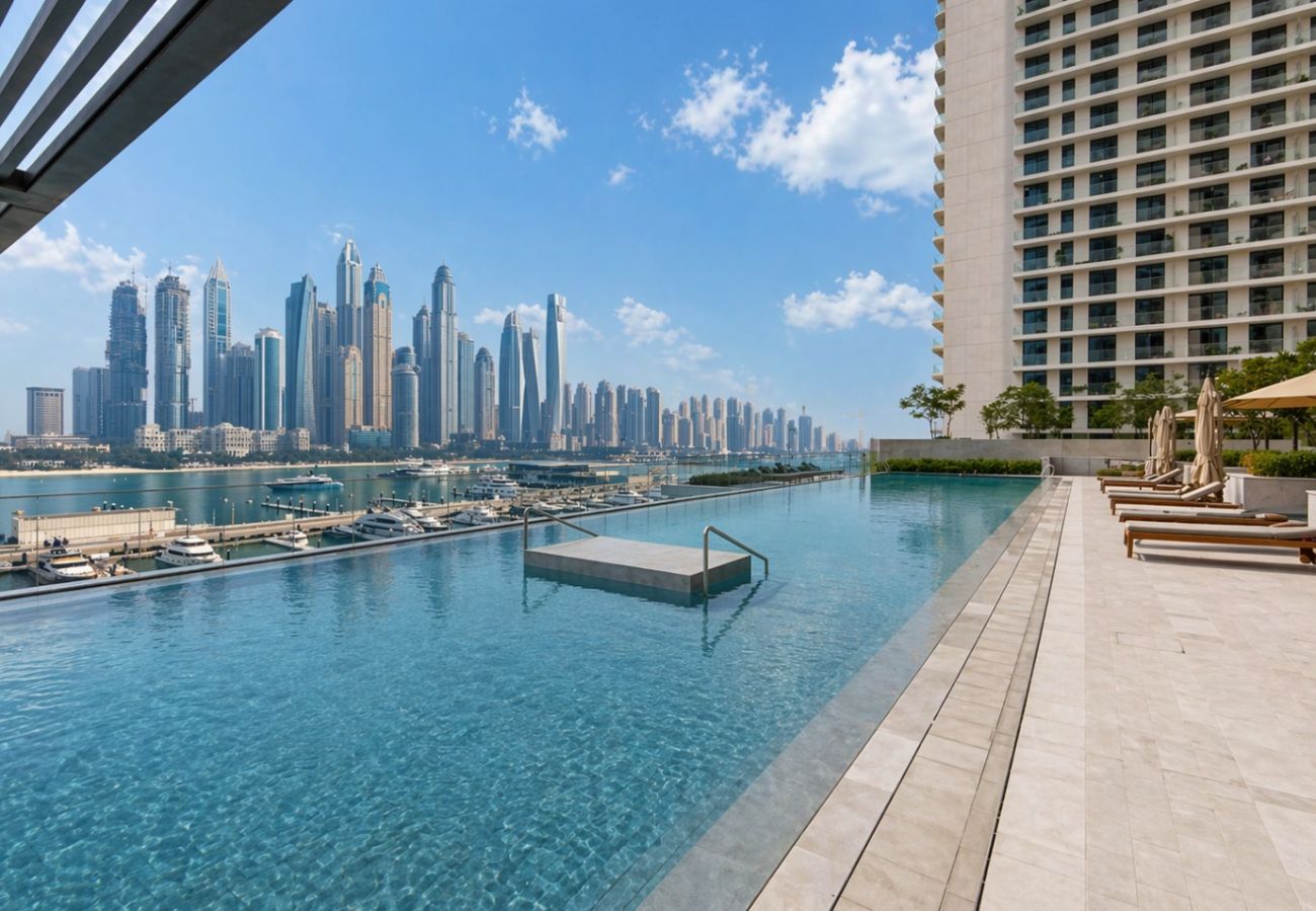 Apartment in Dubai - Palace Beach Residence with sea view