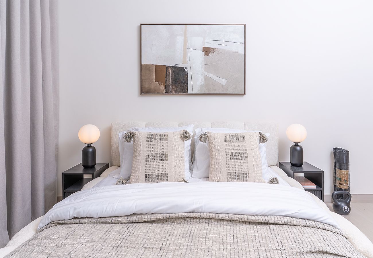 Studio in Dubai - Studio in Binghatti Azure with Pool and Gym