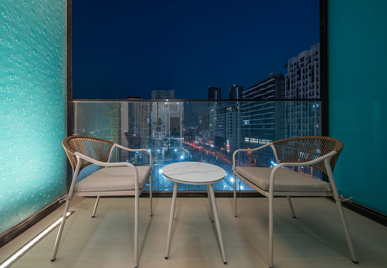 Studio in Dubai - Studio in Binghatti Azure with Pool and Gym