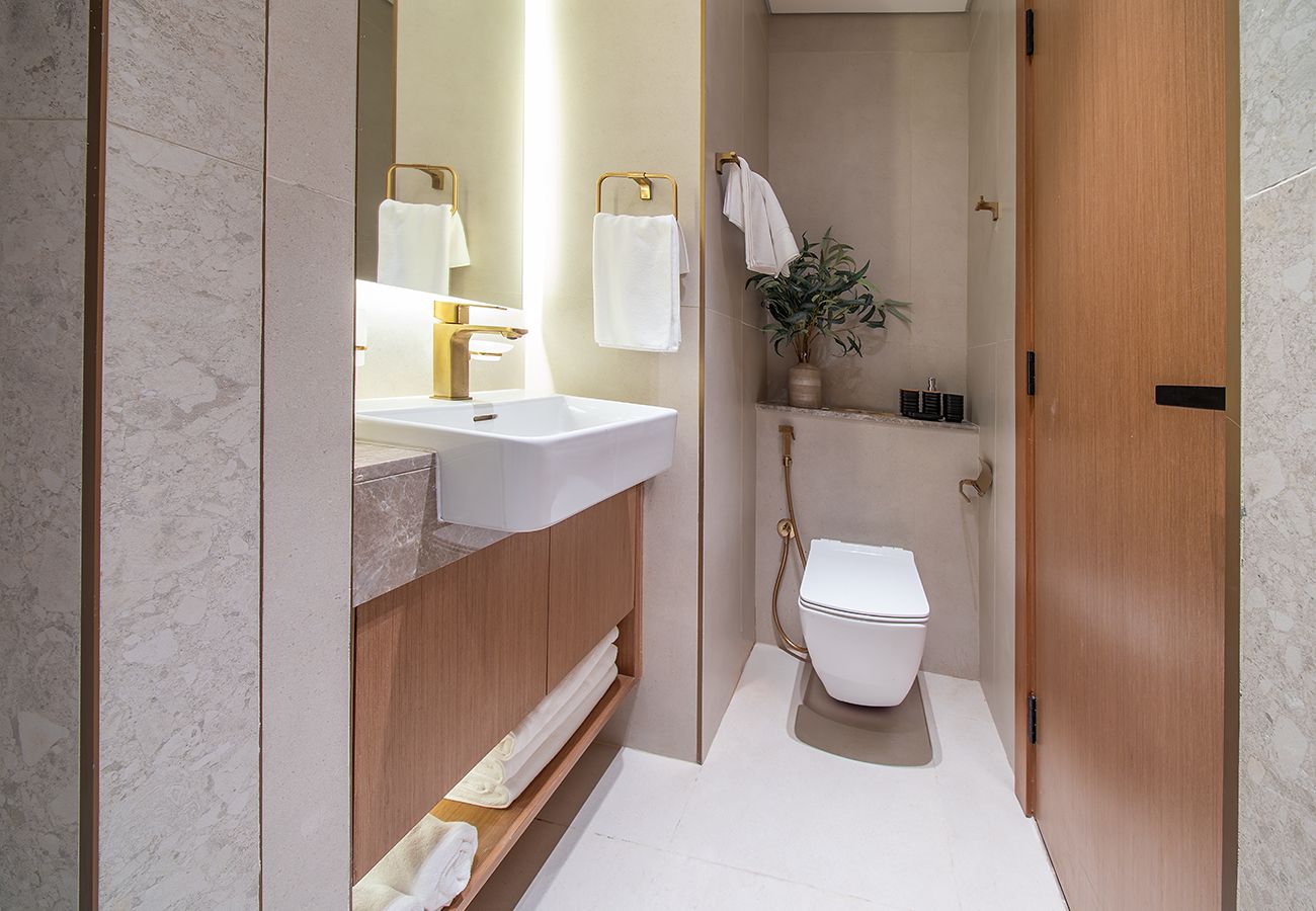 Studio in Dubai - Studio in Binghatti Azure with Pool and Gym