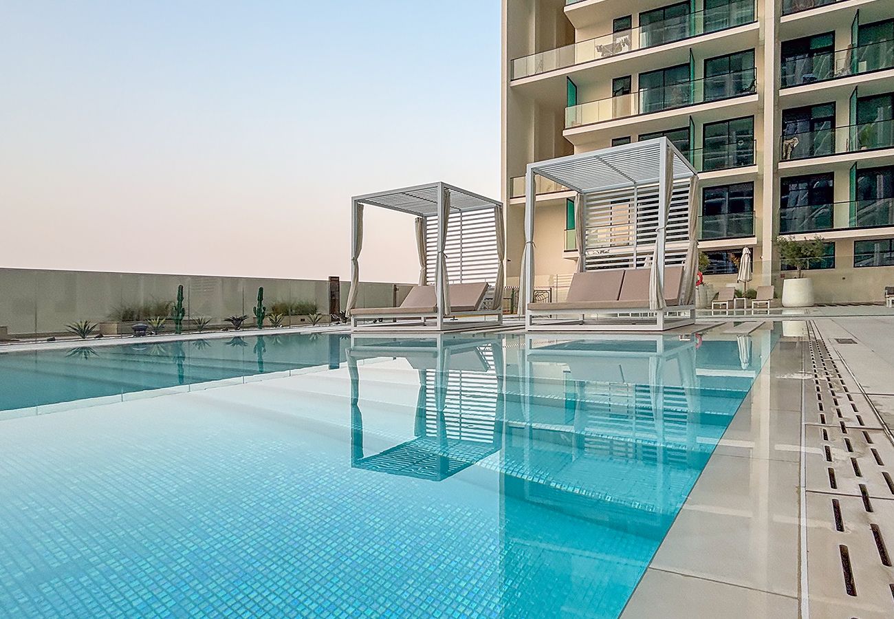 Studio in Dubai - Studio in Binghatti Azure with Pool and Gym