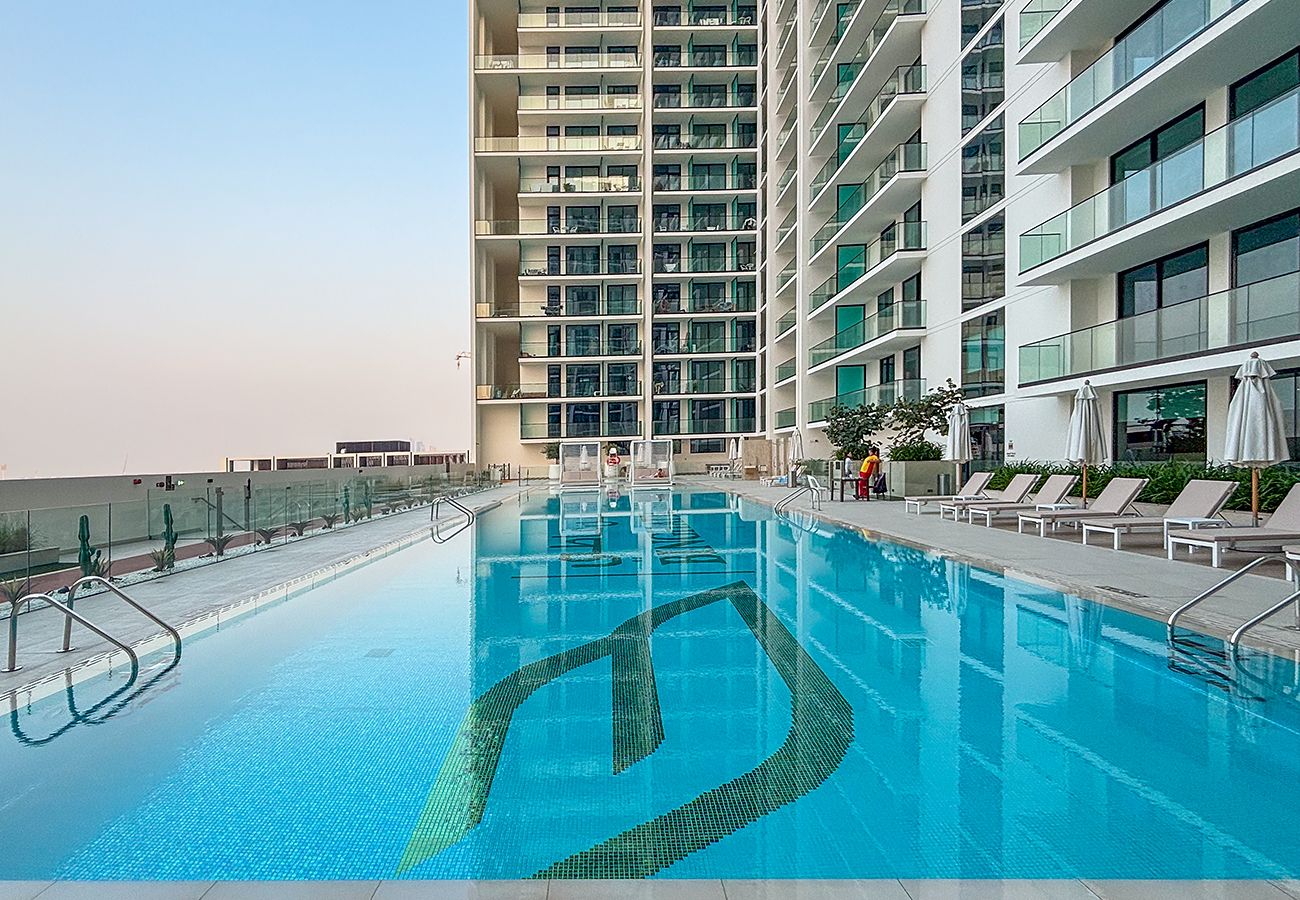 Studio in Dubai - Studio in Binghatti Azure with Pool and Gym