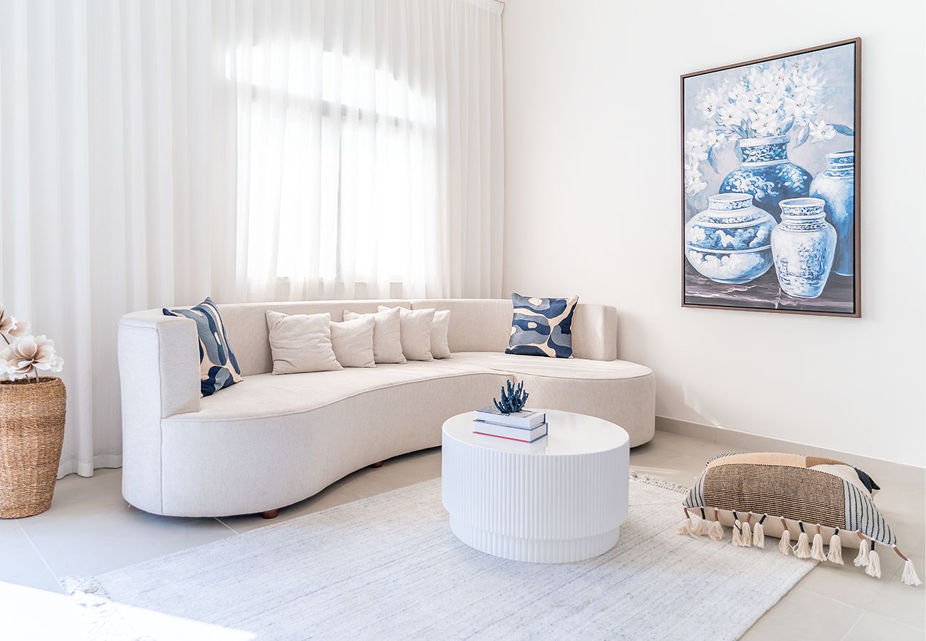 Villa in Ajmal Makan - Beachfront 4 Bed Villa in Ajmal Makan