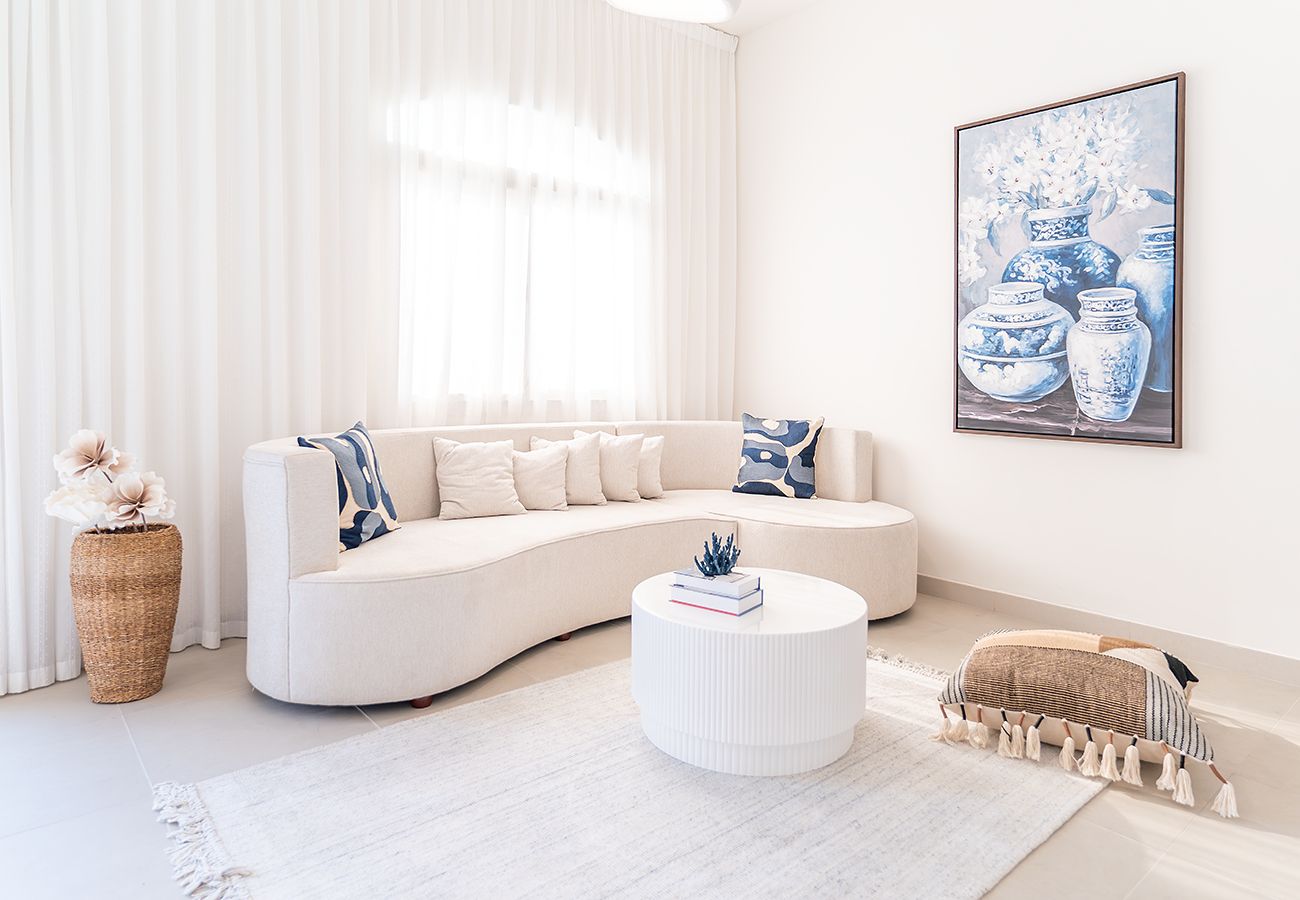 Villa in Ajmal Makan - Beachfront 4 Bed Villa in Ajmal Makan