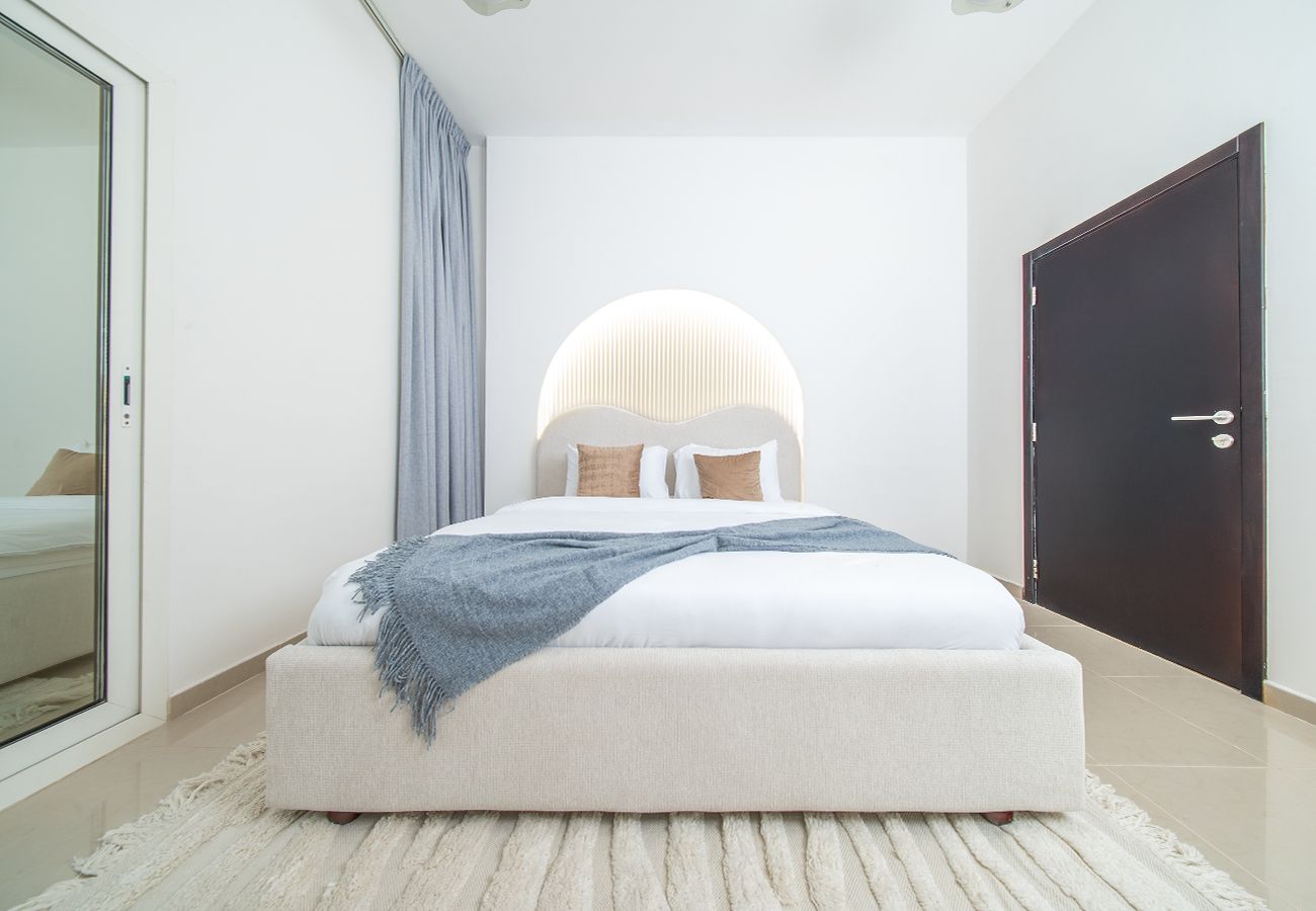 Villa in Ajmal Makan - Beachfront 4 Bed Villa in Ajmal Makan