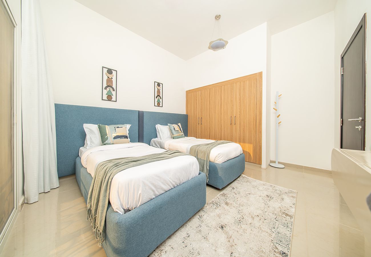 Villa in Ajmal Makan - Beachfront 4 Bed Villa in Ajmal Makan