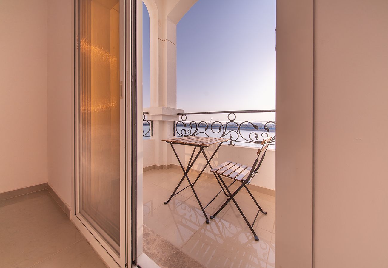 Villa in Ajmal Makan - Beachfront 4 Bed Villa in Ajmal Makan