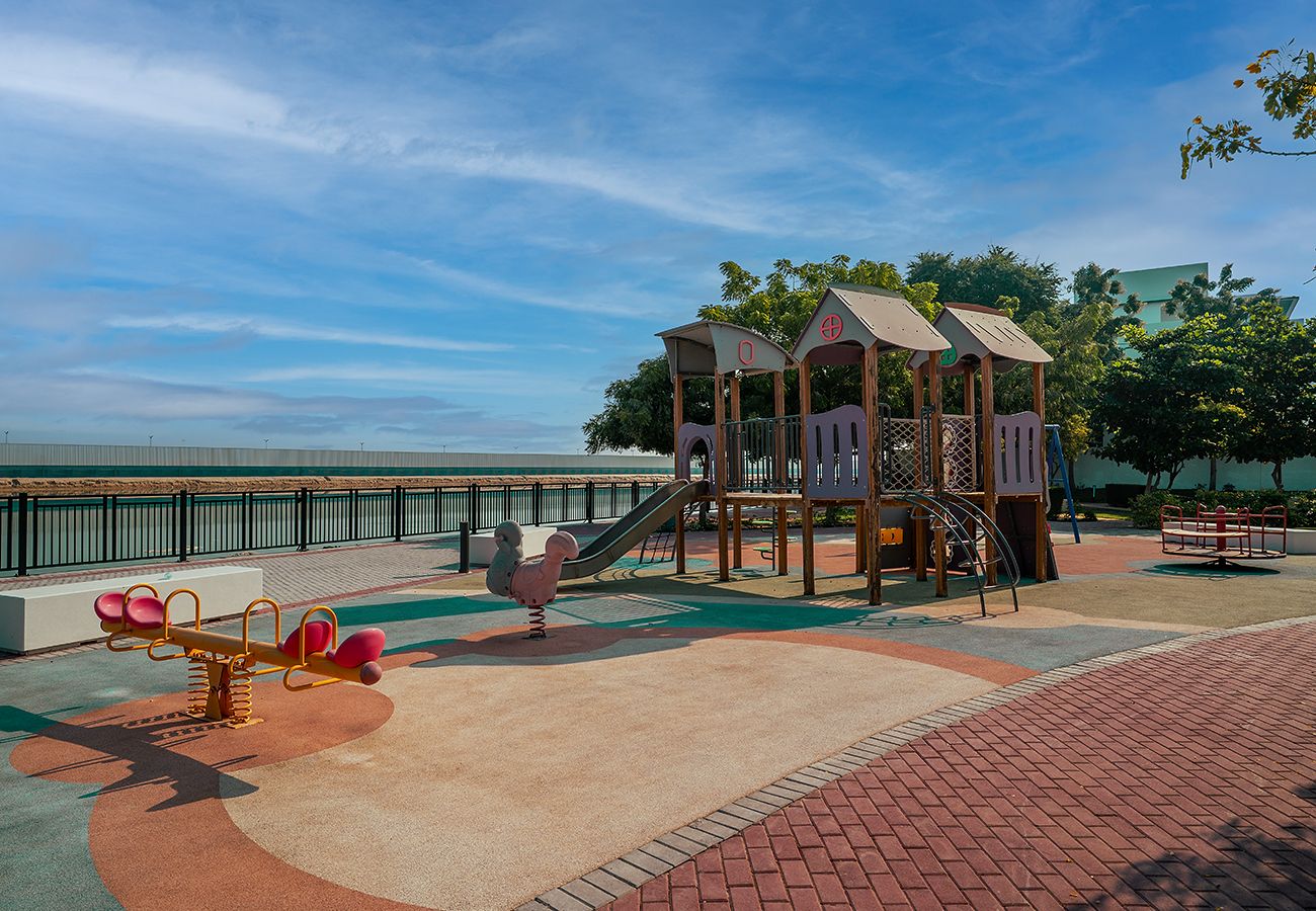 Villa in Ajmal Makan - Beachfront 4 Bed Villa in Ajmal Makan