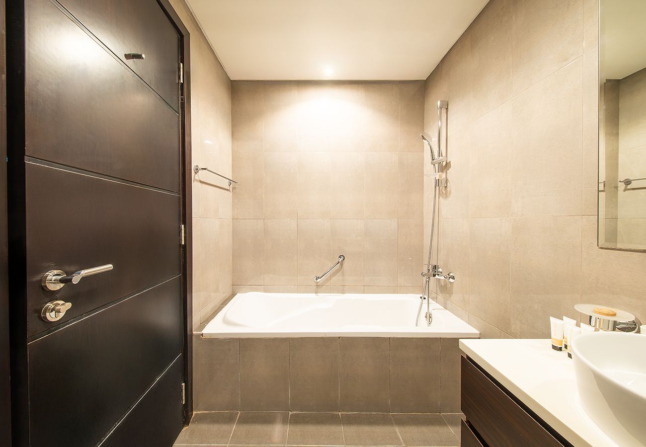 Apartment in Dubai - Stylish 2BR in Merano Tower Business Bay