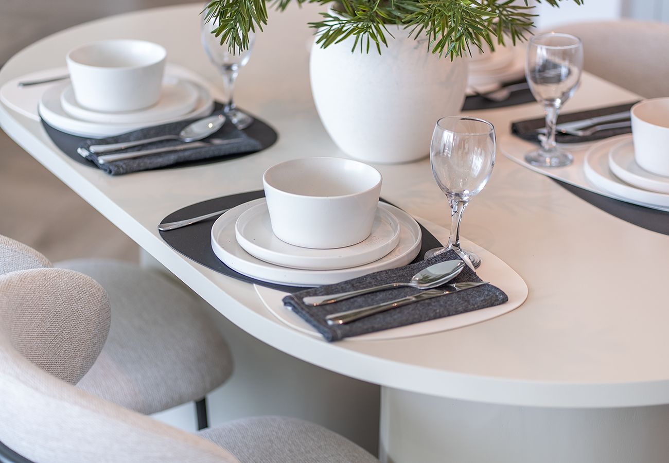 Apartment in Dubai - 1 Bed in Peninsula 3 with Full Canal Views