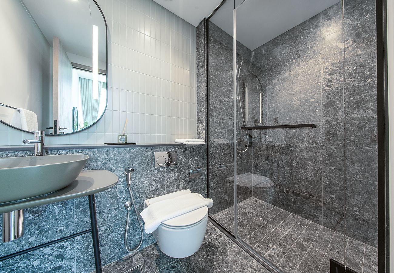 Apartment in Dubai - 1 Bed in Peninsula 3 with Full Canal Views