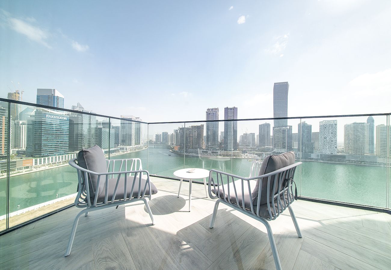 Apartment in Dubai - 1 Bed in Peninsula 3 with Full Canal Views