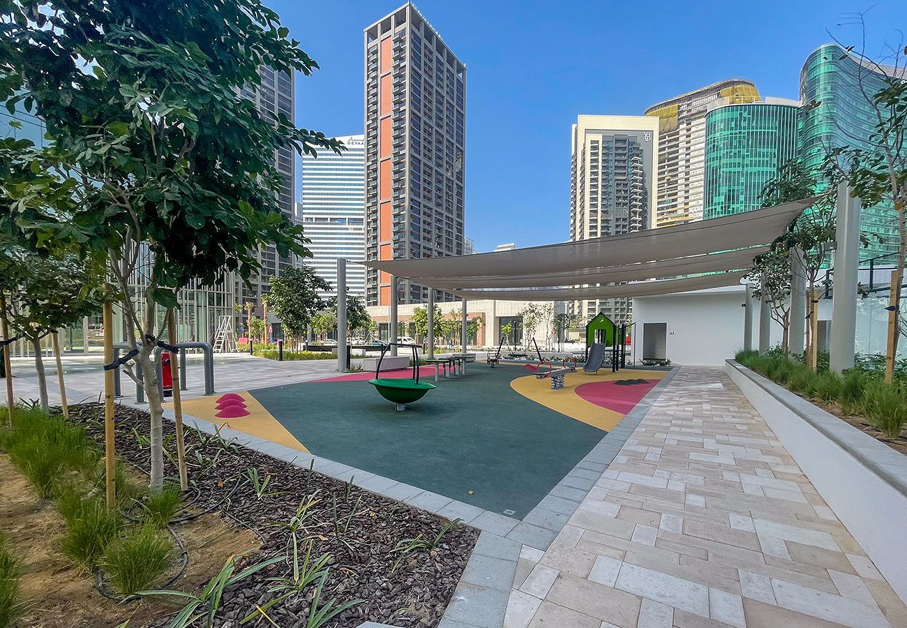 Apartment in Dubai - 1 Bed in Peninsula 3 with Full Canal Views