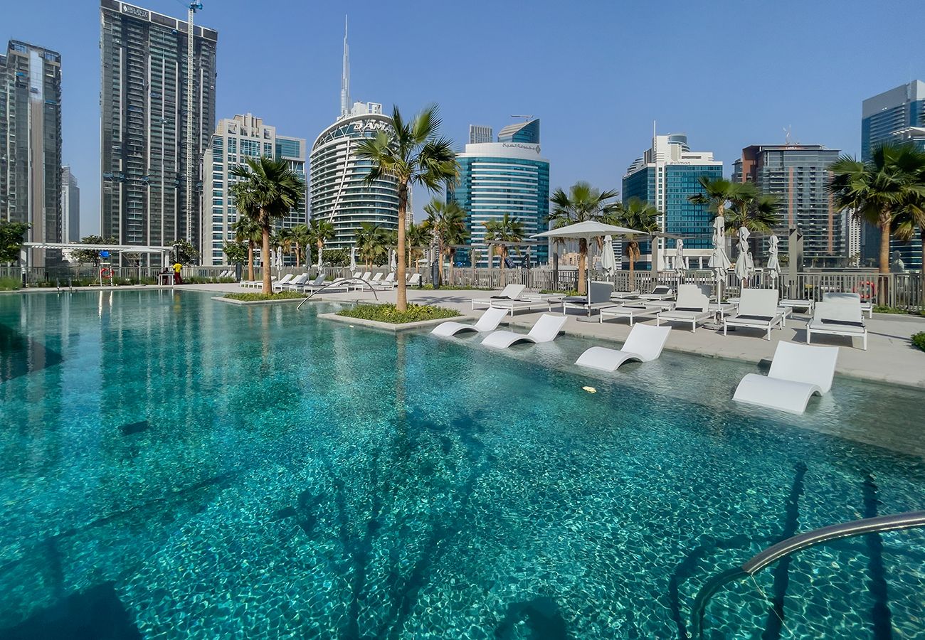 Apartment in Dubai - 1 Bed in Peninsula 3 with Full Canal Views