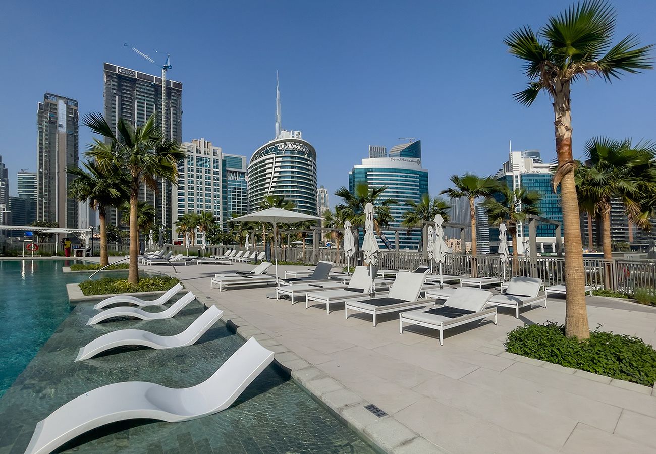 Apartment in Dubai - 1 Bed in Peninsula 3 with Full Canal Views