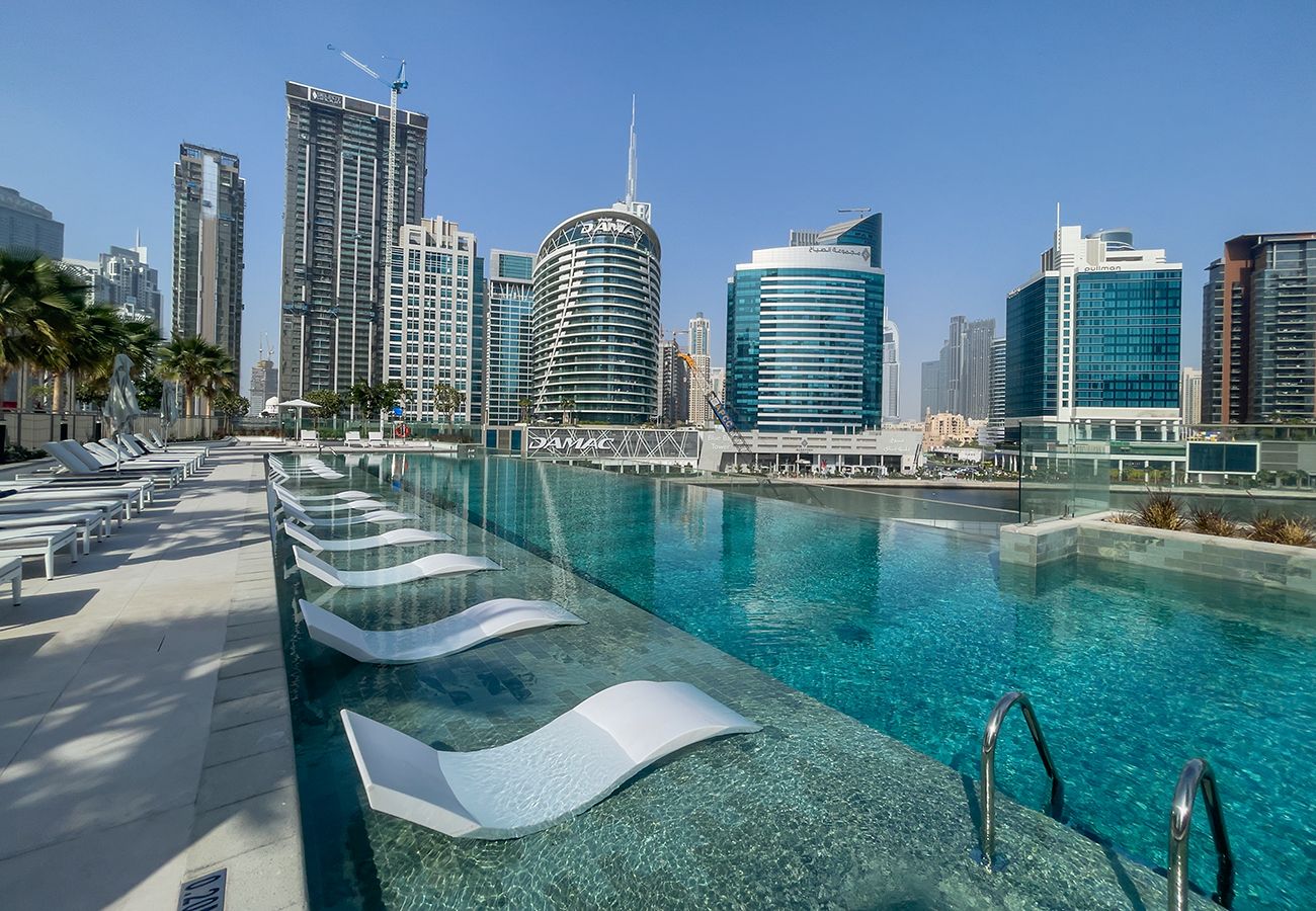 Apartment in Dubai - 1 Bed in Peninsula 3 with Full Canal Views