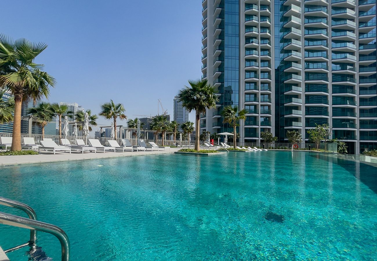Apartment in Dubai - 1 Bed in Peninsula 3 with Full Canal Views
