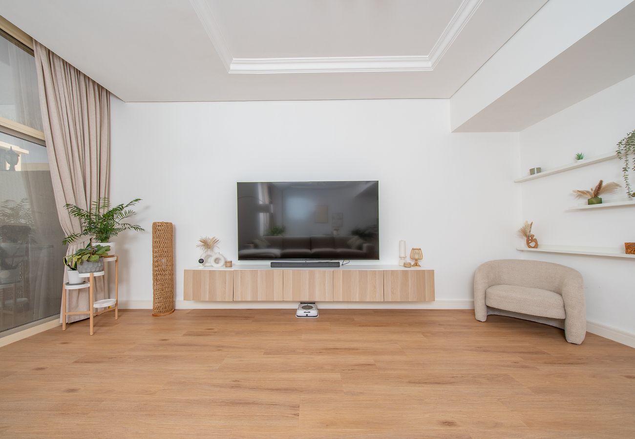 Villa in Dubai - 3 Bed Villa in Al Furjan with Private Pool and Gym