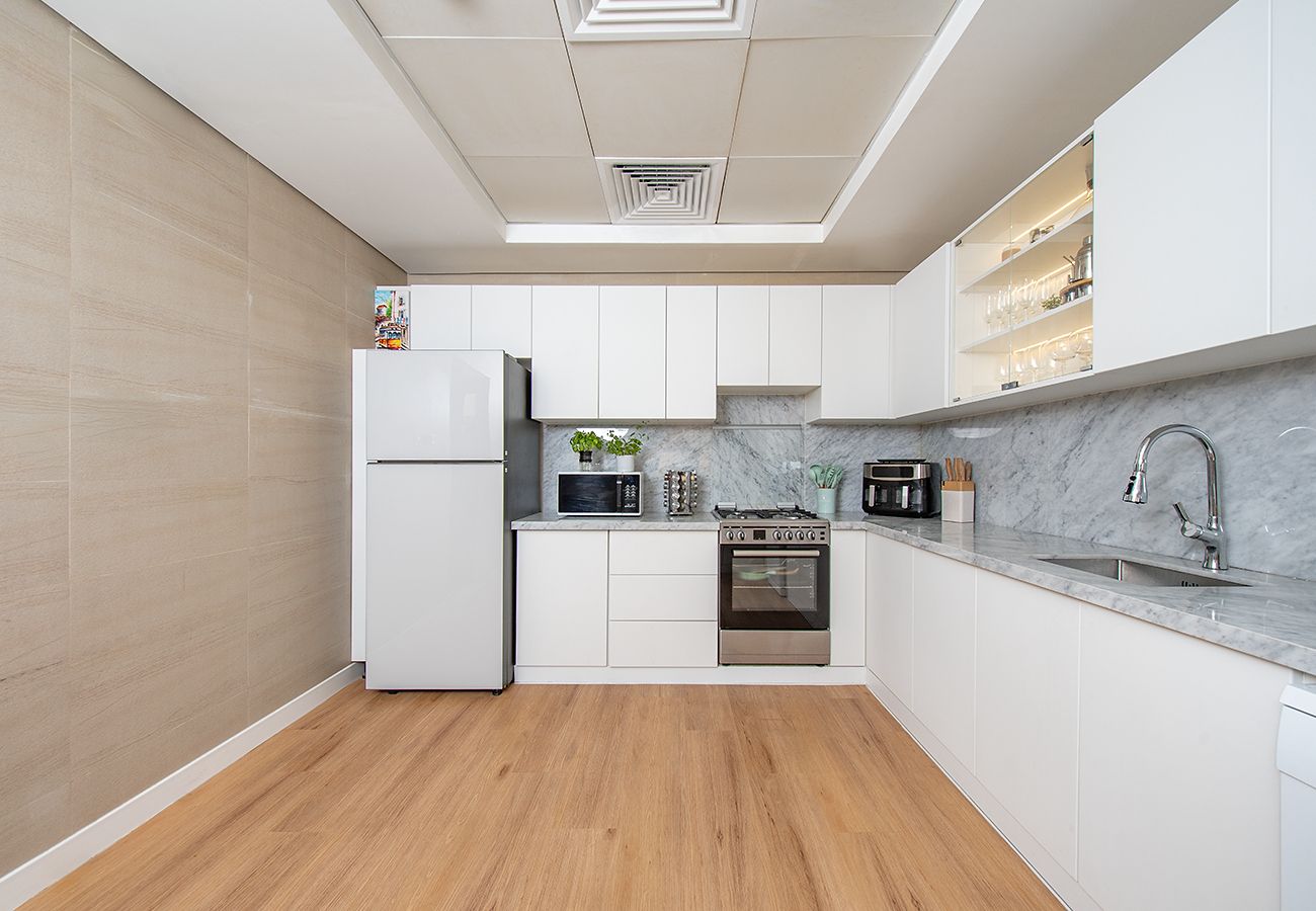 Villa in Dubai - 3 Bed Villa in Al Furjan with Private Pool and Gym