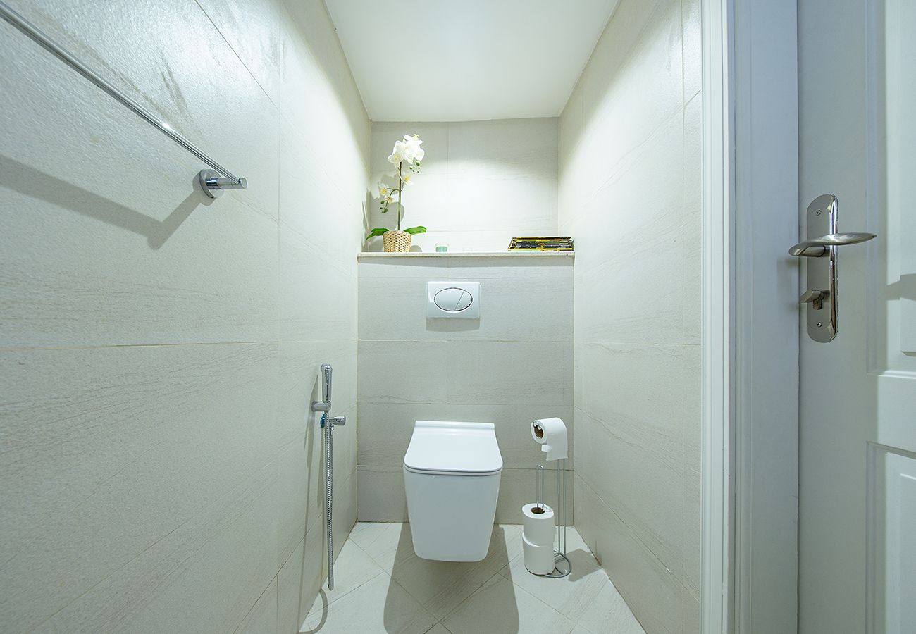 Villa in Dubai - 3 Bed Villa in Al Furjan with Private Pool and Gym