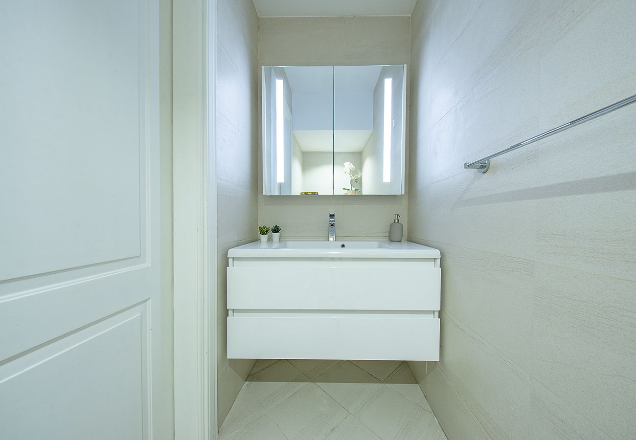 Villa in Dubai - 3 Bed Villa in Al Furjan with Private Pool and Gym