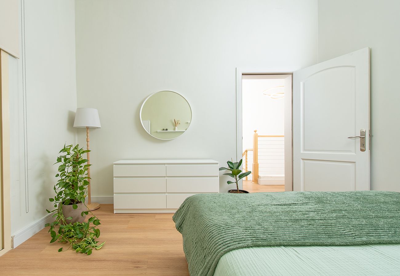 Villa in Dubai - 3 Bed Villa in Al Furjan with Private Pool and Gym