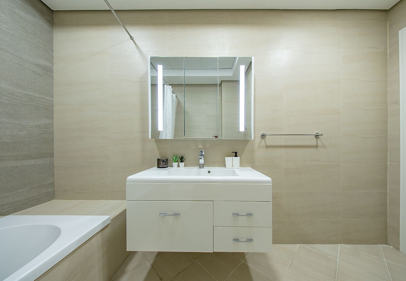 Villa in Dubai - 3 Bed Villa in Al Furjan with Private Pool and Gym